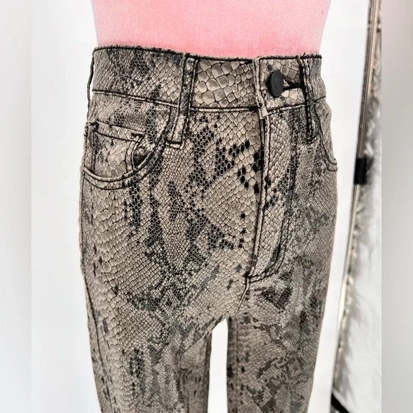 NWT Guess High Rise Skinny Pants - Picture 3 of 10